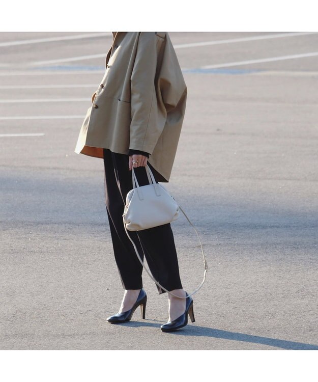 LA BAGAGERIE 【インスタグラマー・本郷智香子さんコラボ商品】フレームソフトレザーバッグ Sサイズ アイボリー