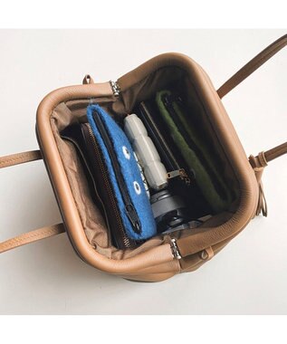 LA BAGAGERIE 【インスタグラマー・本郷智香子さんコラボ商品】フレームソフトレザーバッグ Mサイズ キャメル