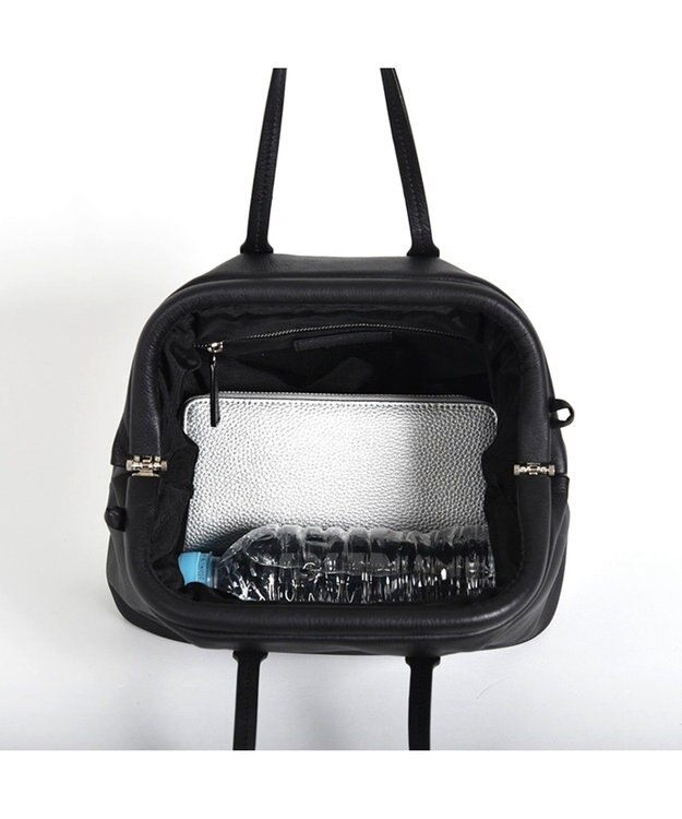 LA BAGAGERIE 【インスタグラマー・本郷智香子さんコラボ商品】フレームソフトレザーバッグ Mサイズ ブラック