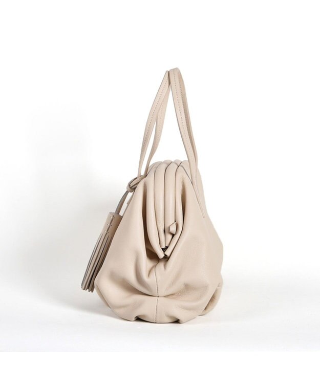 LA BAGAGERIE 【インスタグラマー・本郷智香子さんコラボ商品】フレームソフトレザーバッグ Mサイズ アイボリー