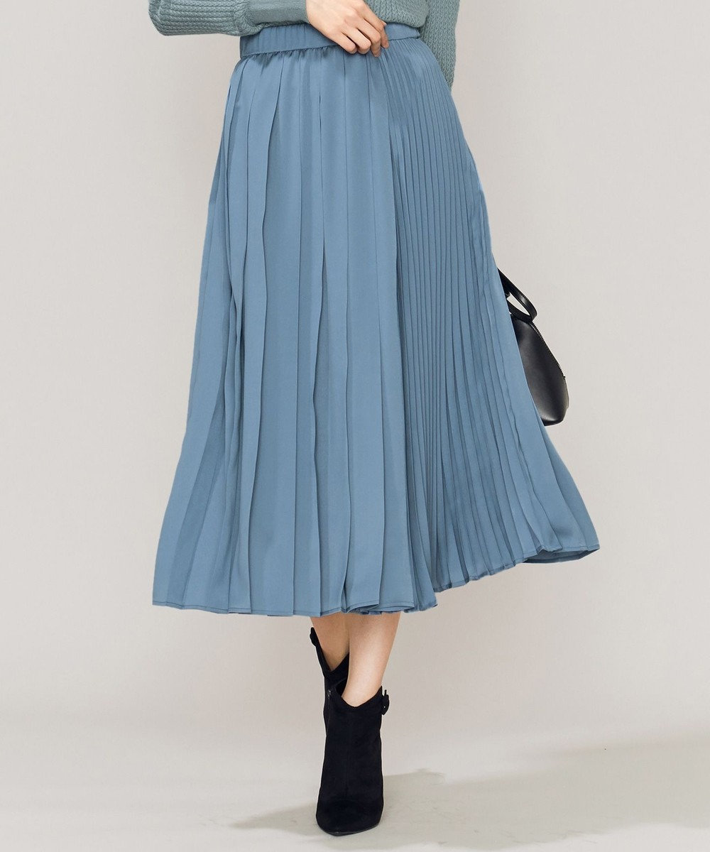 【専用】新品タグ FRAMeWORK

glossy サテンプリーツスカート