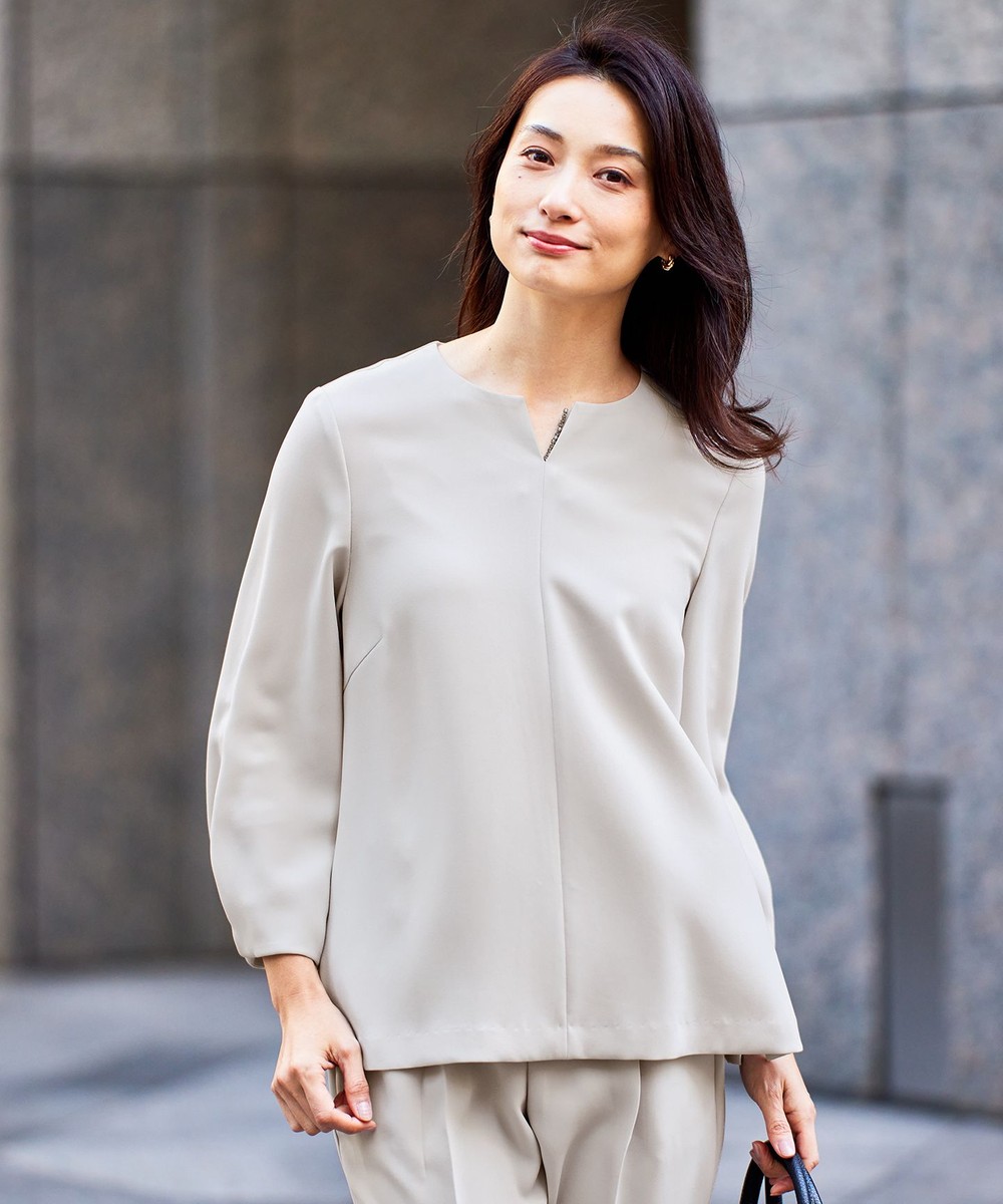 【オンワード】 自由区>トップス 【セットアップ対応・洗える】トリアセダブルクロス ブラウス ライトグレー 40 レディース 【オンワード】 自由区>トップス 【セットアップ対応・洗える】トリアセダブルクロス ブラウス ライトグレー 40 レディース