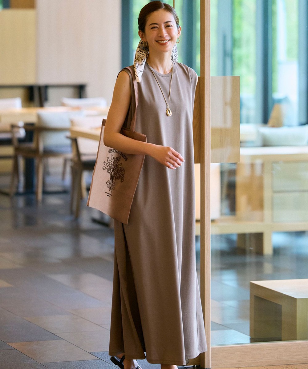 【オンワード】 23区>ワンピース 【Oggi8月号掲載/接触冷感/洗える】ツイストコットンプレーティング スリーブレスワンピース ブラウン 38 レディース 【オンワード】 23区>ワンピース 【Oggi8月号掲載/接触冷感/洗える】ツイストコットンプレーティング スリーブレスワンピース ブラウン 38 レディース