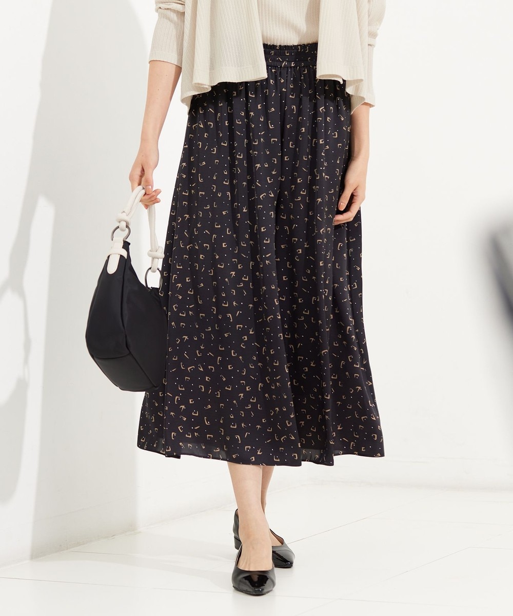 【オンワード】 自由区>パンツ 【カタログ掲載・セットアップ対応・ウエストゴム・洗える】セミブライトサテンギャザー パンツ ネイビープリント 38 レディース 【オンワード】 自由区>パンツ 【カタログ掲載・セットアップ対応・ウエストゴム・洗える】セミブライトサテンギャザー パンツ ネイビープリント 38 レディース