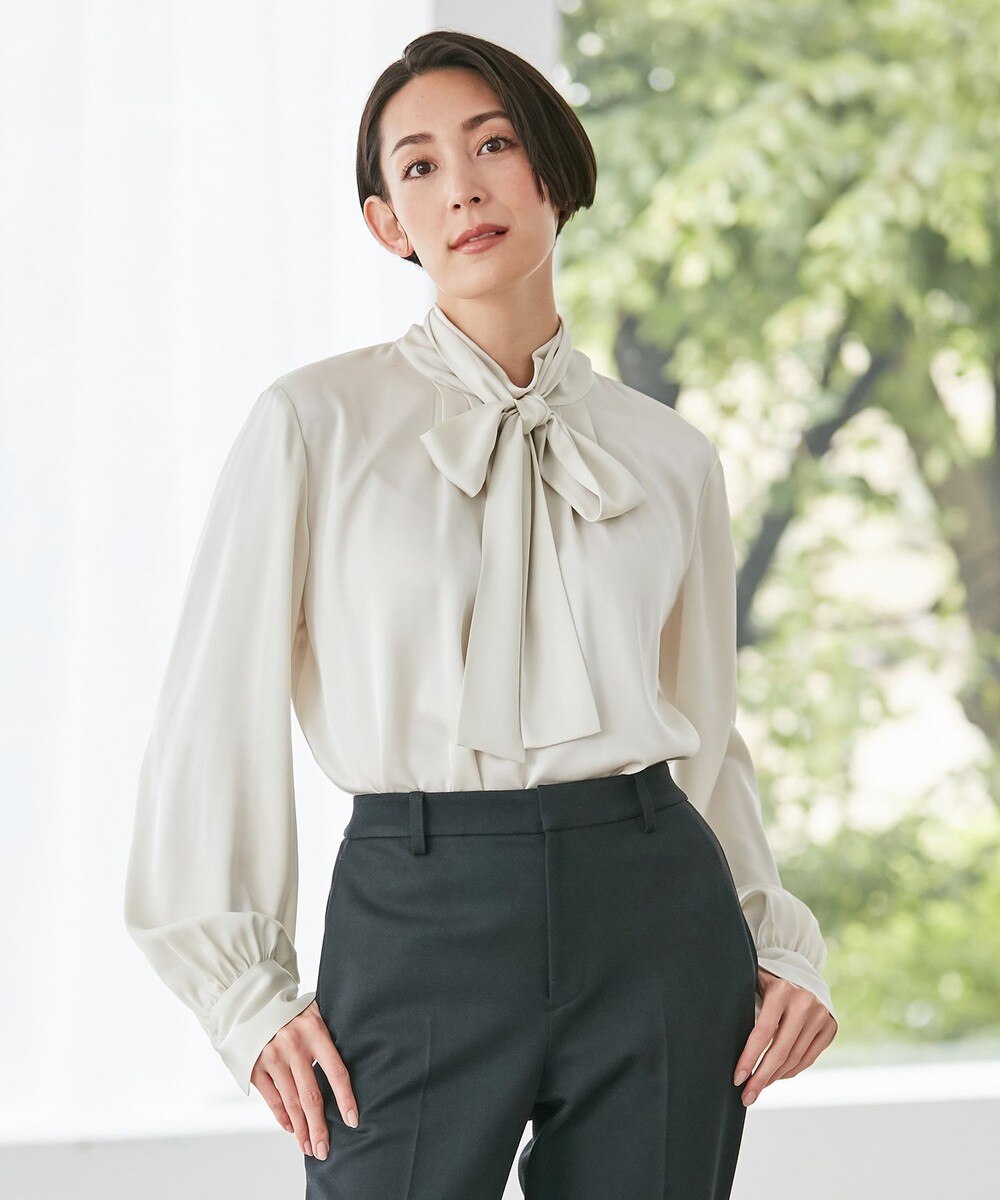 【オンワード】 自由区>トップス 【人気アイテムの新型登場!】シルクストレッチ 長袖ボウタイブラウス グレー 38 レディース 【送料無料】