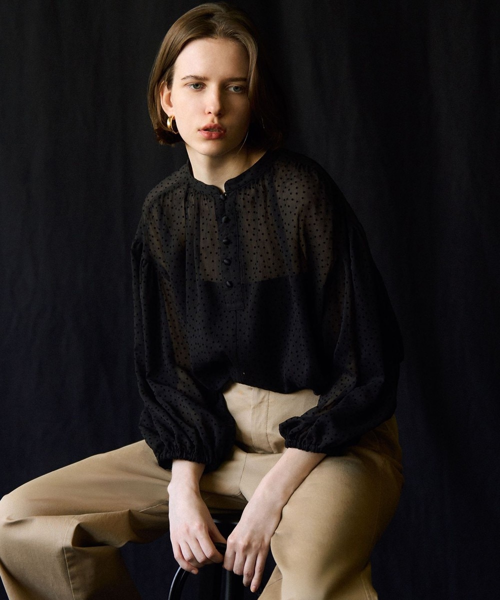 【オンワード】 23区 L(大きいサイズ)>トップス 【洗える】ドットフロッキー ボリュームスリーブ ブラウス ブラック 44 レディース 【オンワード】 23区 L(大きいサイズ)>トップス 【洗える】ドットフロッキー ボリュームスリーブ ブラウス ブラック 44 レディース