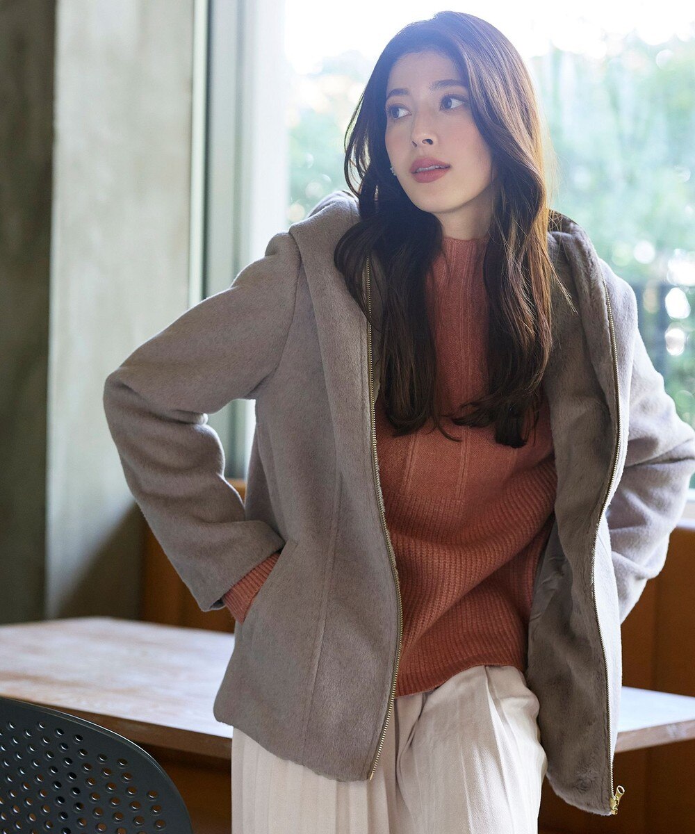 モッサ風フード付きショートコート