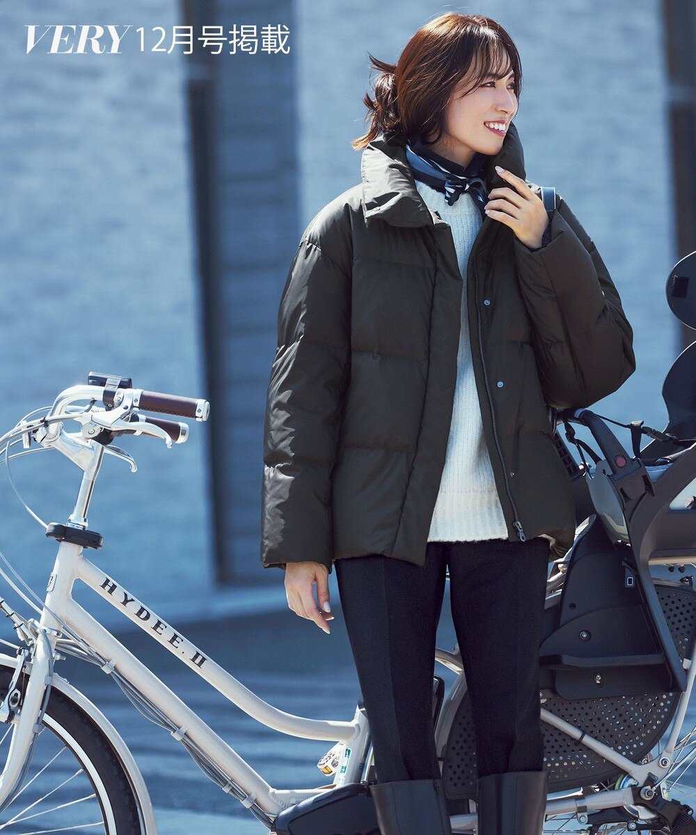 【オンワード】 23区 S（小さいサイズ）>ジャケット/アウター 【先行予約/VERY12月号掲載】シレータフタ ハイネック ショート ダウンコート ブラック 30 レディース