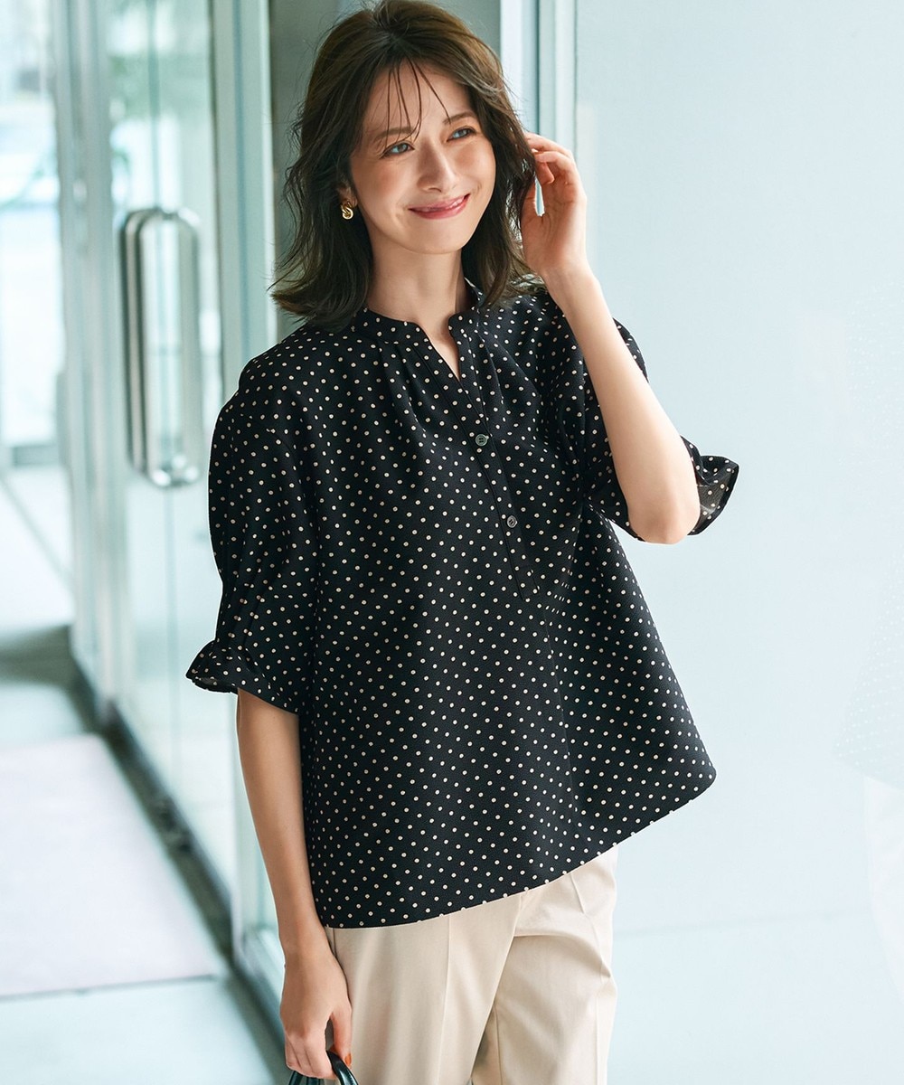 【オンワード】 23区 L(大きいサイズ)>トップス 【WEB & 一部店舗限定/洗える】ドットプリント サッカー ブラウス ブラック 44 レディース 【オンワード】 23区 L(大きいサイズ)>トップス 【WEB & 一部店舗限定/洗える】ドットプリント サッカー ブラウス ブラック 44 レディース