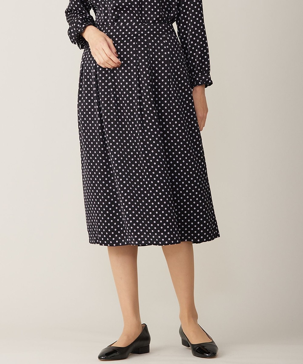 【オンワード】 J.PRESS LADIES>スカート 【洗える】ピーチサテン 幾何プリント スカート ネイビー 7 レディース 【オンワード】 J.PRESS LADIES>スカート 【洗える】ピーチサテン 幾何プリント スカート ネイビー 7 レディース
