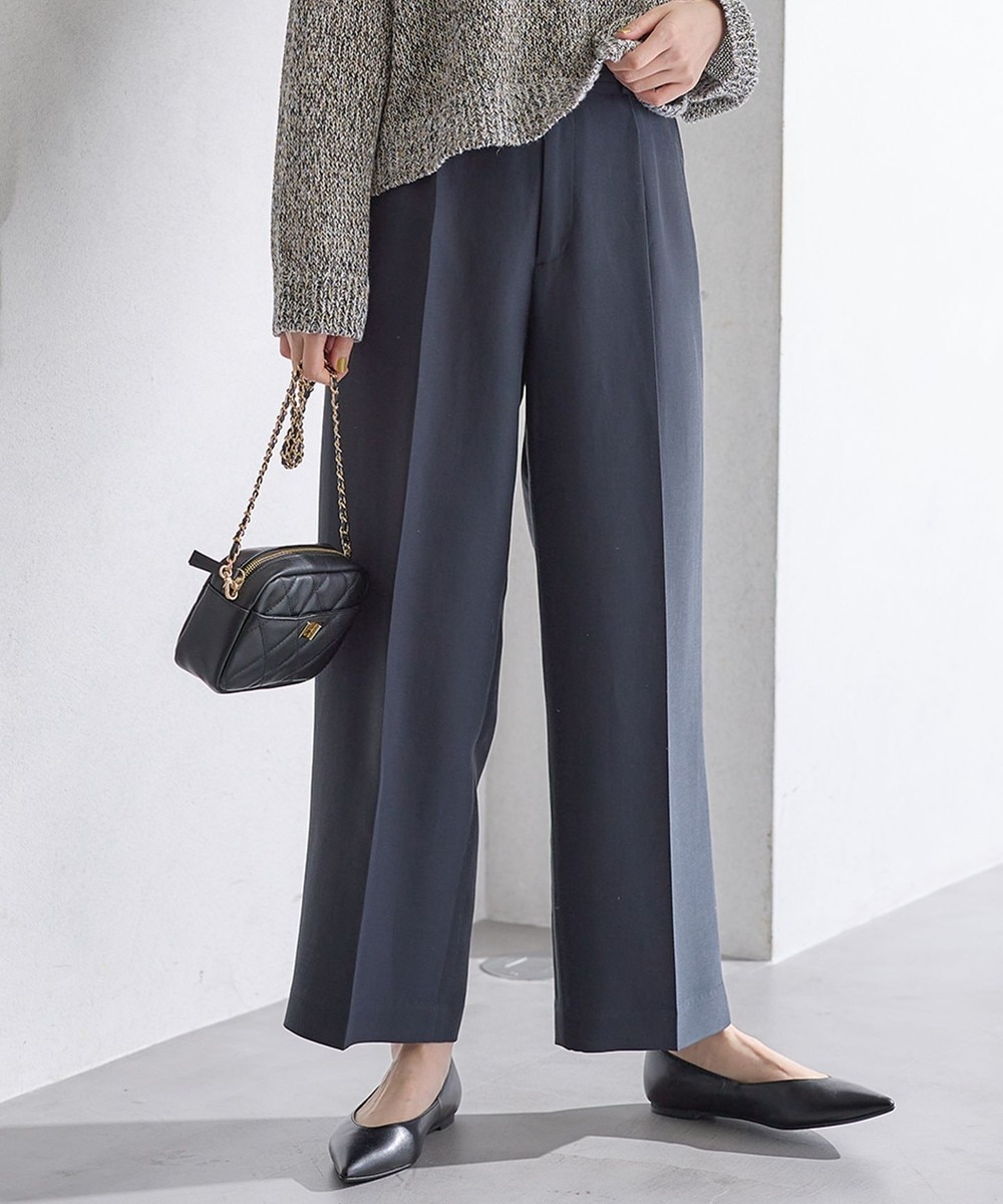 【オンワード】 23区>パンツ 【Oggi4月号掲載/洗える】ハイカウントライトクロス クロップド パンツ ネイビー 36 レディース 【オンワード】 23区>パンツ 【Oggi4月号掲載/洗える】ハイカウントライトクロス クロップド パンツ ネイビー 36 レディース