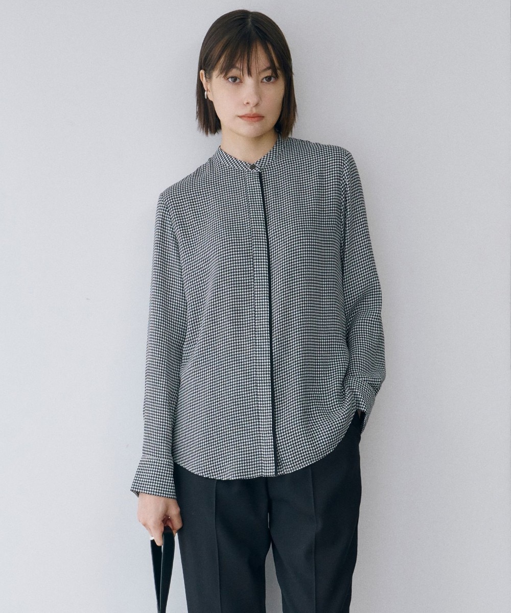 【オンワード】 ICB L(大きいサイズ)>トップス 【接触冷感・UVケア・速乾・洗える】BackSatinAmunzen バンドカラーブラウス ブラックベース柄 L レディース 【オンワード】 ICB L(大きいサイズ)>トップス 【接触冷感・UVケア・速乾・洗える】BackSatinAmunzen バンドカラーブラウス ブラックベース柄 L レディース