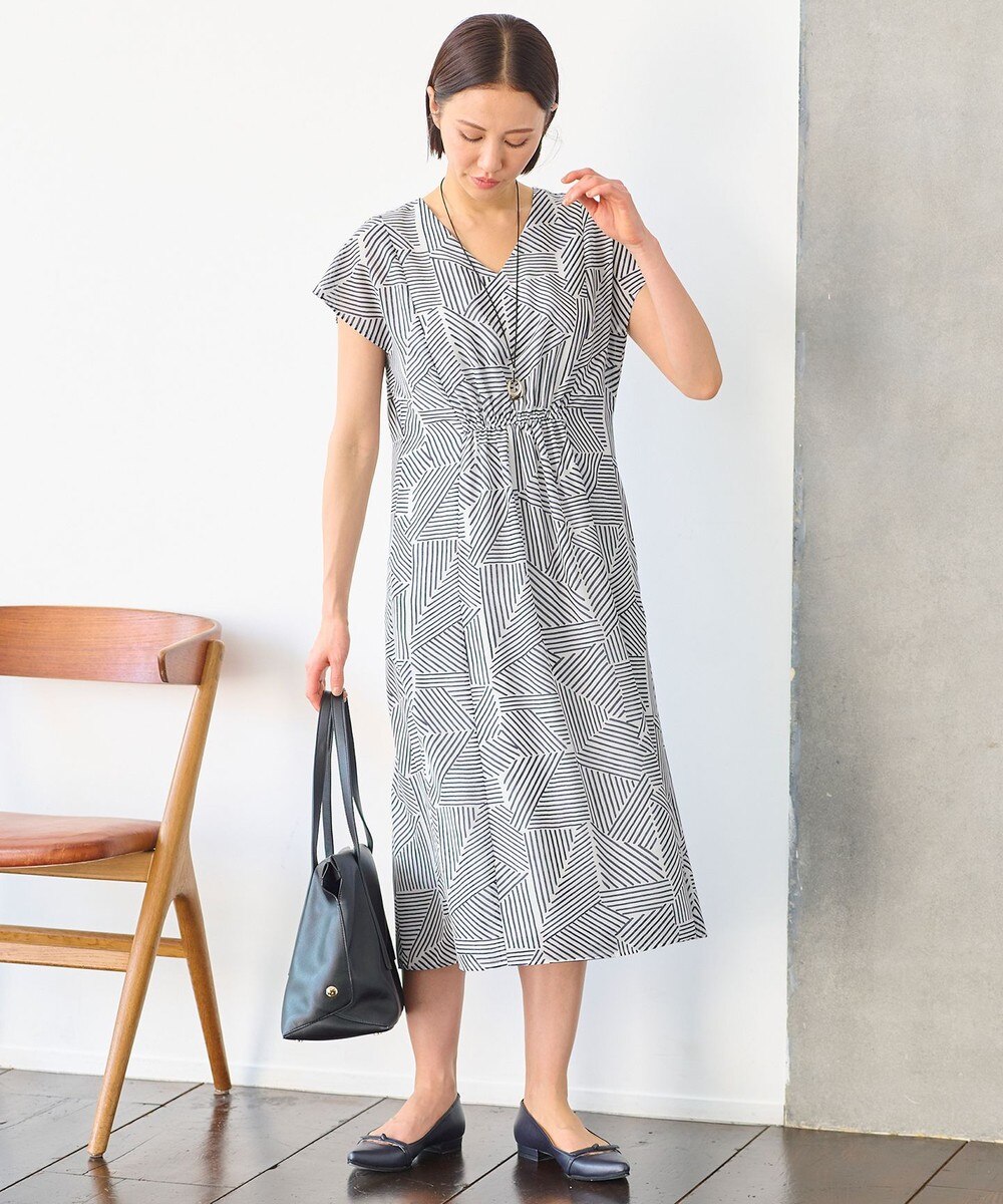 【オンワード】 自由区 L(大きいサイズ)>ワンピース 【洗える】モザイクラインプリント ワンピース ネイビー 46 レディース 【オンワード】 自由区 L(大きいサイズ)>ワンピース 【洗える】モザイクラインプリント ワンピース ネイビー 46 レディース