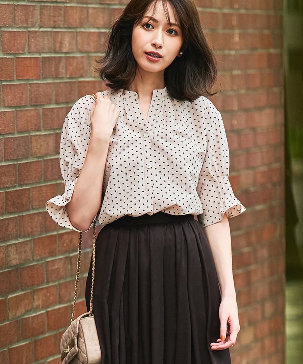 【オンワード】 23区 L(大きいサイズ)>トップス 【WEB & 一部店舗限定/洗える】ドットプリント サッカー ブラウス ベージュ 44 レディース 【オンワード】 23区 L(大きいサイズ)>トップス 【WEB & 一部店舗限定/洗える】ドットプリント サッカー ブラウス ベージュ 44 レディース