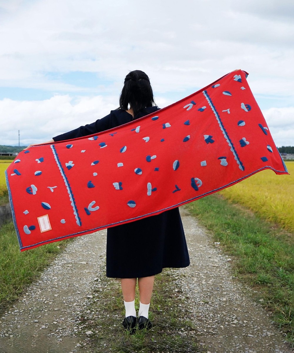 【オンワード】 nitorito>ファッション雑貨 【23AW新作/UNISEX】Sanpo オリジナル柄 ストール red F レディース