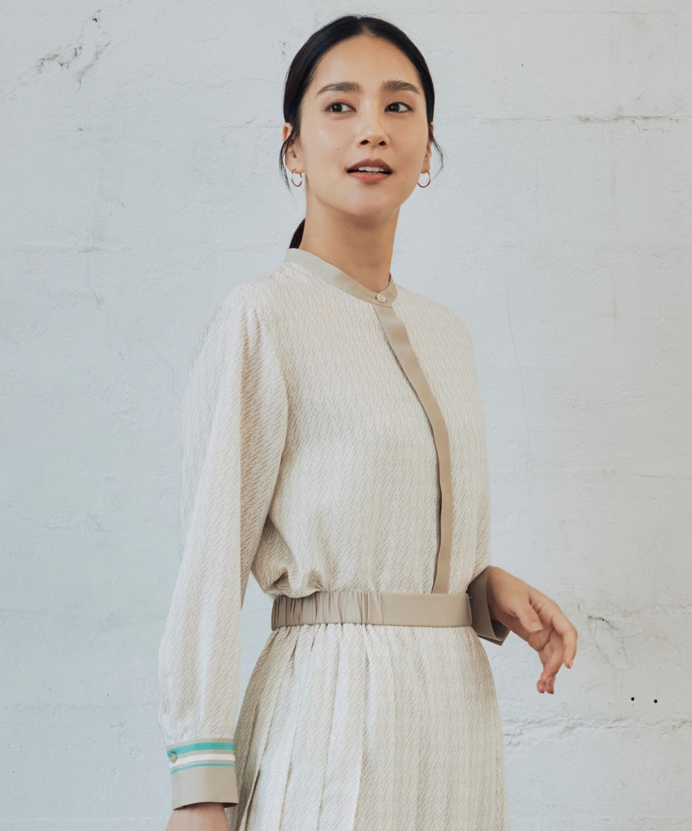 【オンワード】 自由区>トップス 【セットアップ対応・洗える】モノグラムプリント ブラウス オフ×ベージュ 40 レディース 【オンワード】 自由区>トップス 【セットアップ対応・洗える】モノグラムプリント ブラウス オフ×ベージュ 40 レディース