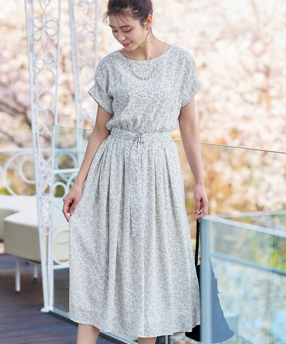 【洗える】花柄タックフレンチスリーブワンピース