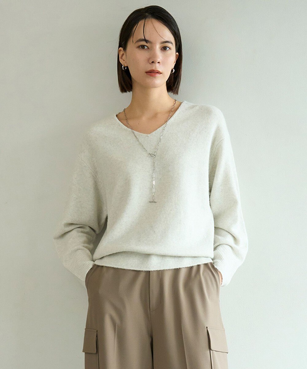 【オンワード】 UNFILO>トップス 【洗える/抗菌防臭】ふわふわニット Vネック 【WEB限定】グレージュ M レディース