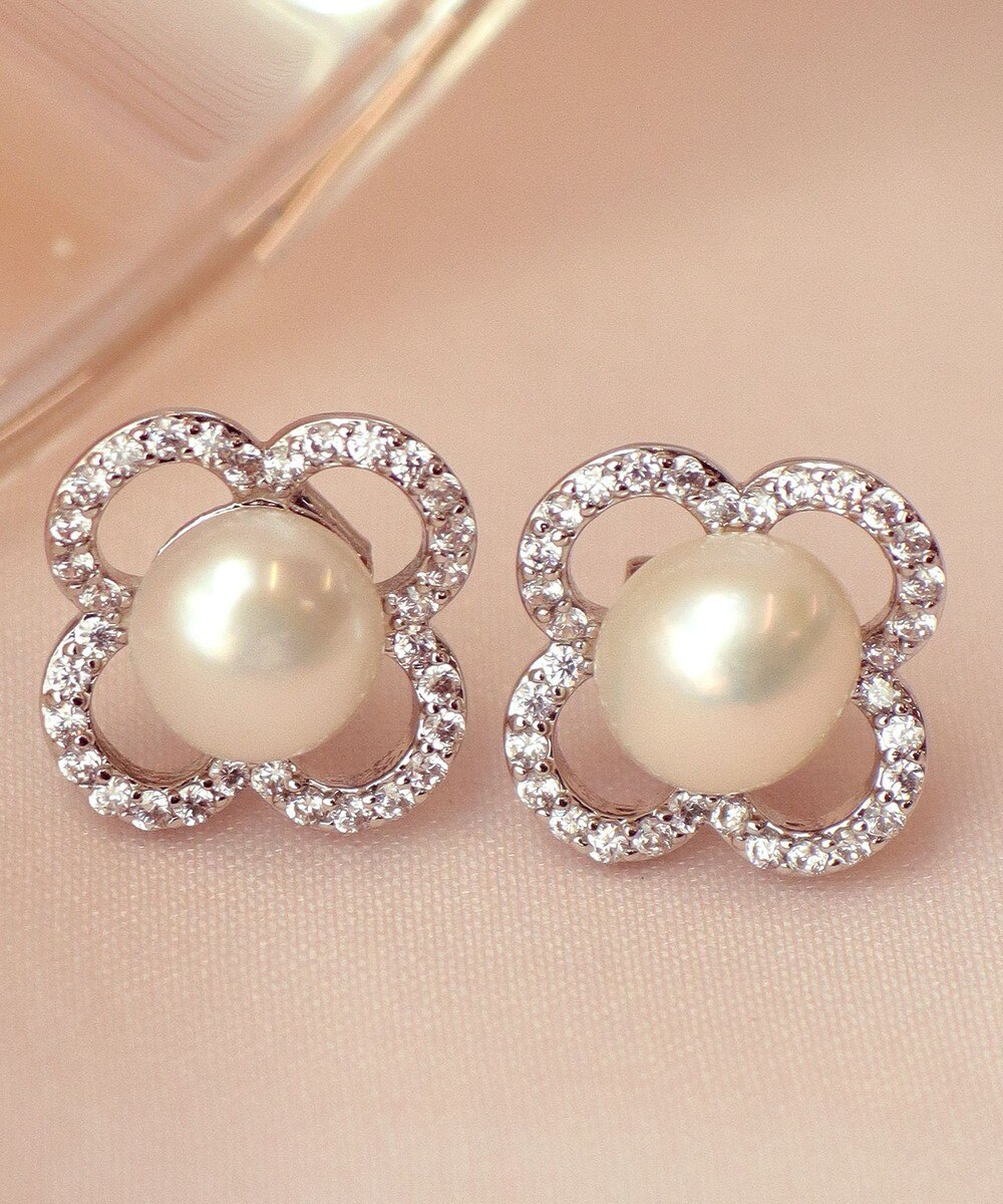 【金属アレルギー対応】ジルコニアパールフラワーピアス
