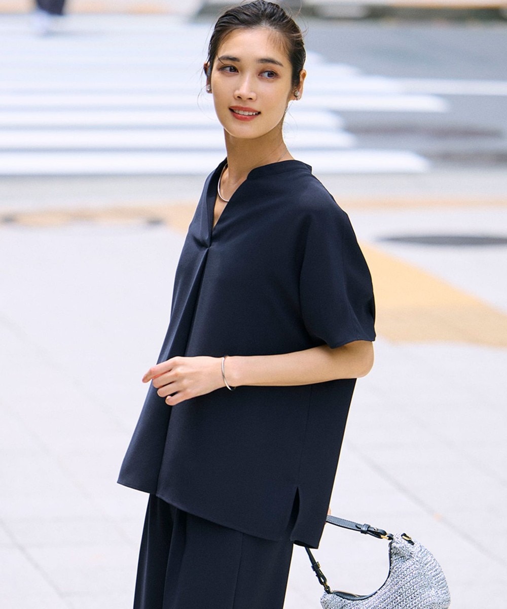 【オンワード】 23区 S(小さいサイズ)>トップス 【吸水速乾/UVカット/接触冷感】ストレッチジョーゼット バンドカラー カットソー ネイビー 32 レディース 【オンワード】 23区 S(小さいサイズ)>トップス 【吸水速乾/UVカット/接触冷感】ストレッチジョーゼット バンドカラー カットソー ネイビー 32 レディース