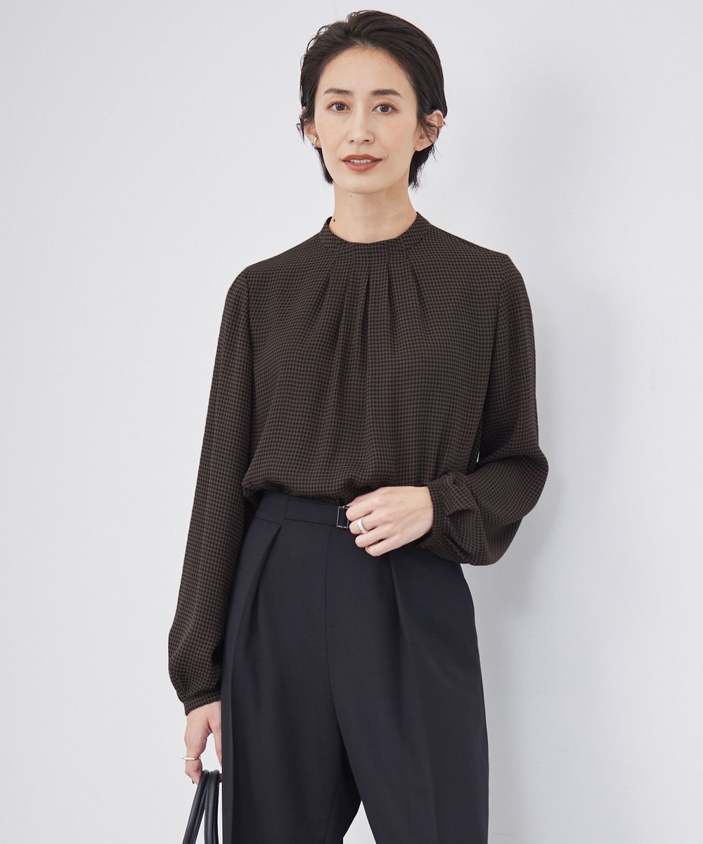 【オンワード】 ICB>トップス 【接触冷感・UVケア・速乾・洗える】BackSatinAmunzen ハイネックブラウス コーヒーベース柄 M レディース 【オンワード】 ICB>トップス 【接触冷感・UVケア・速乾・洗える】BackSatinAmunzen ハイネックブラウス コーヒーベース柄 M レディース