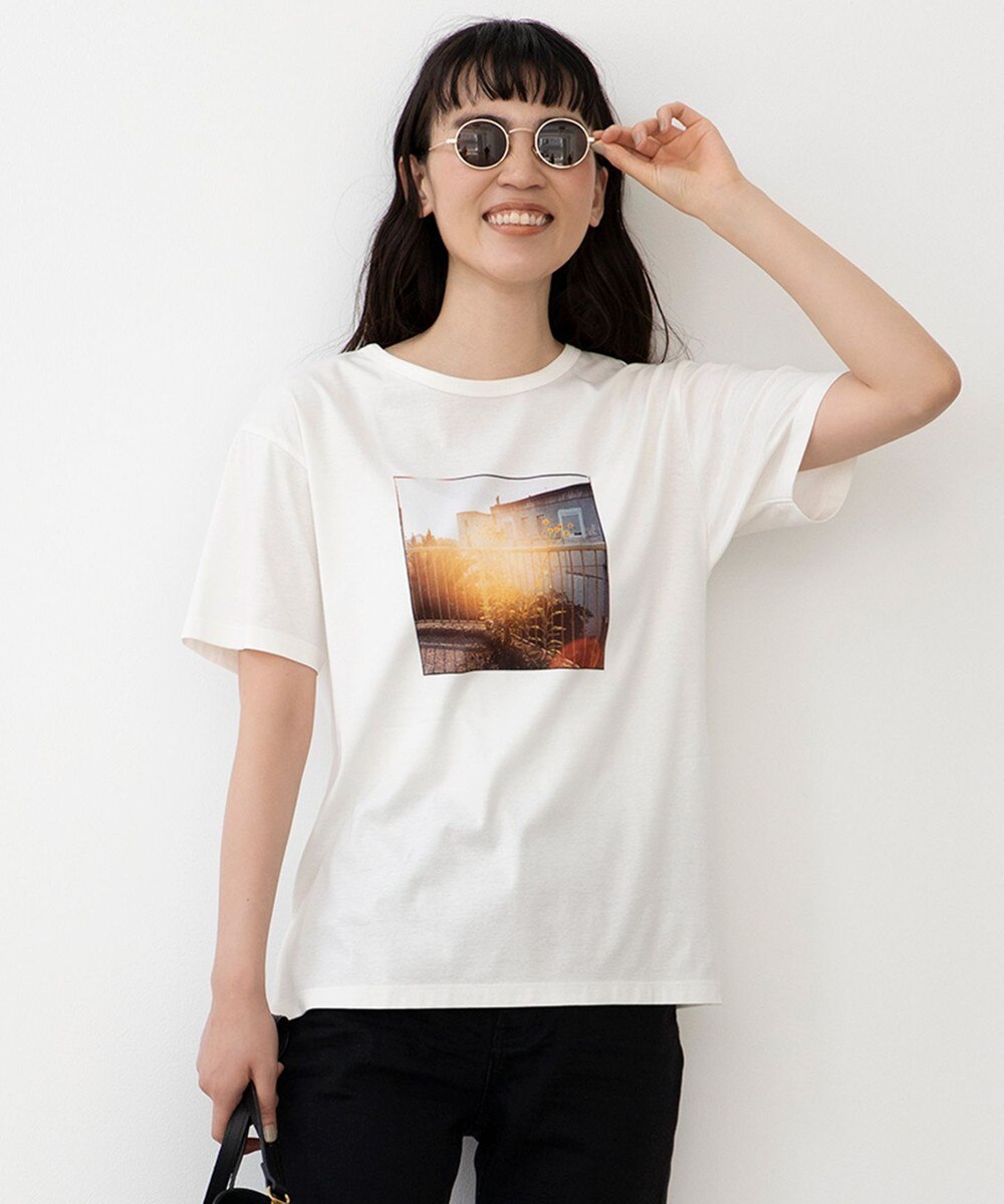 【オンワード】 自由区 L>トップス 旅するフォト Tシャツ ホワイト 44 レディース 【送料無料】