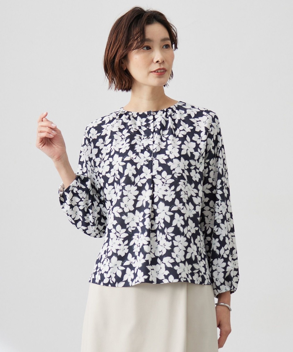 【オンワード】 J.PRESS LADIES L(大きいサイズ)>トップス 【洗える】スパンフラワープリント ボートネック ブラウス ネイビー×オフ T13 レディース 【オンワード】 J.PRESS LADIES L(大きいサイズ)>トップス 【洗える】スパンフラワープリント ボートネック ブラウス ネイビー×オフ T13 レディース