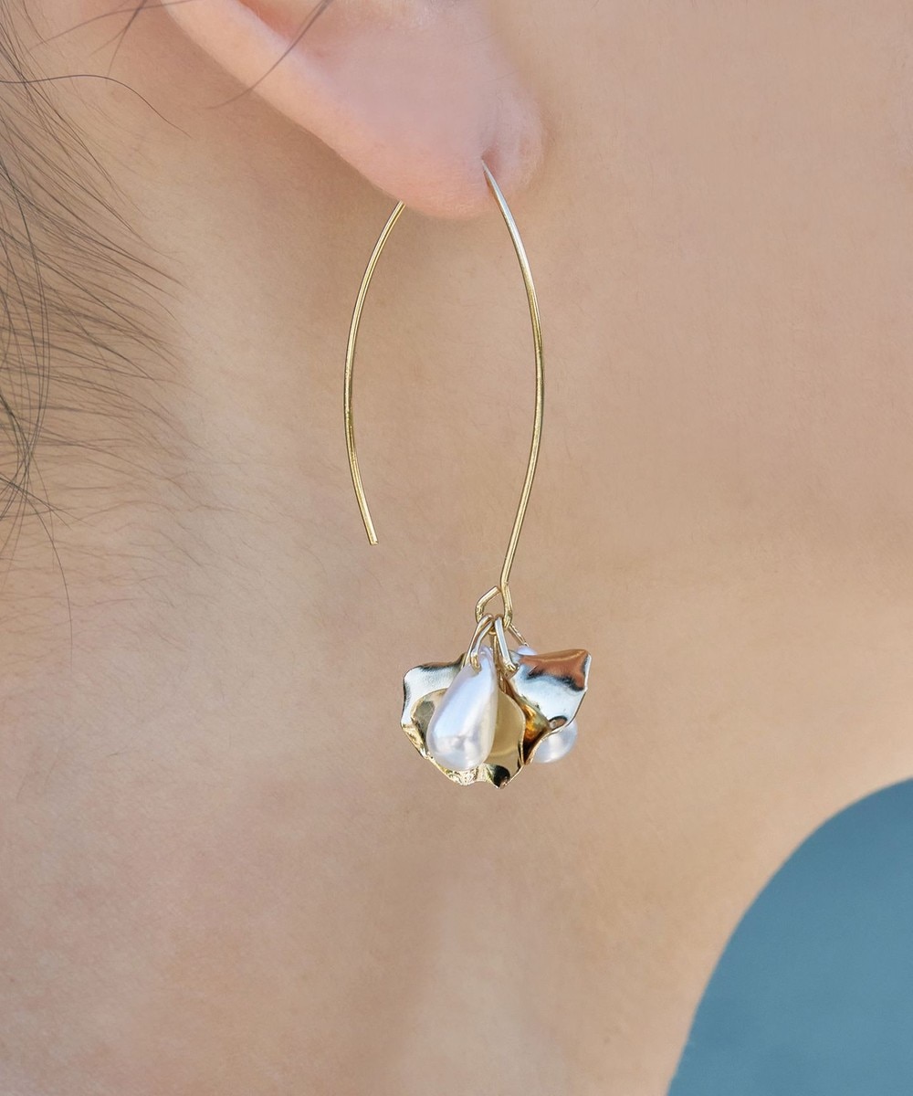 花弁ロングピアス