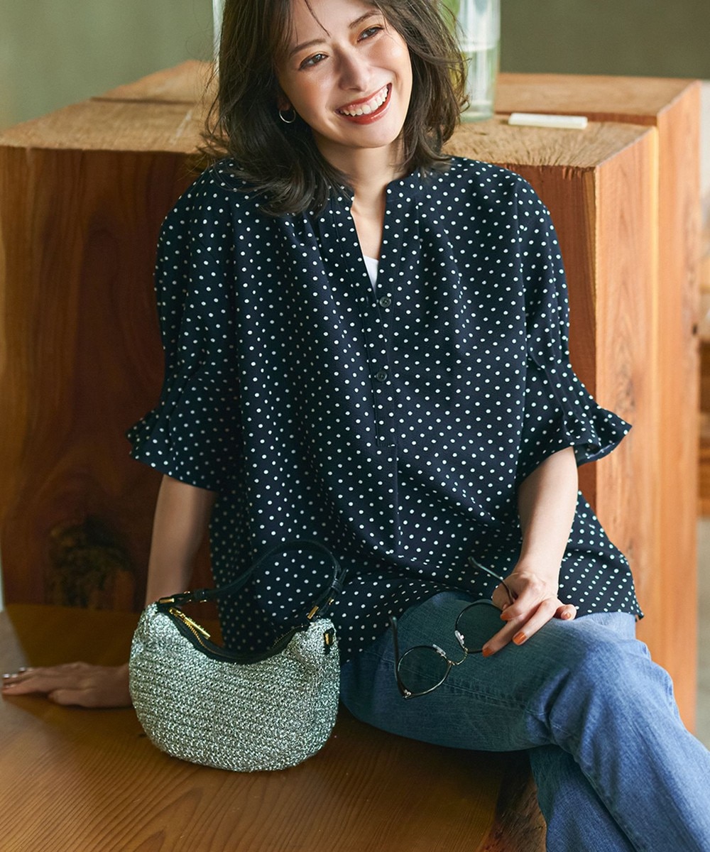 【オンワード】 23区 L(大きいサイズ)>トップス 【WEB & 一部店舗限定/洗える】ドットプリント サッカー ブラウス ネイビー 48 レディース 【オンワード】 23区 L(大きいサイズ)>トップス 【WEB & 一部店舗限定/洗える】ドットプリント サッカー ブラウス ネイビー 48 レディース