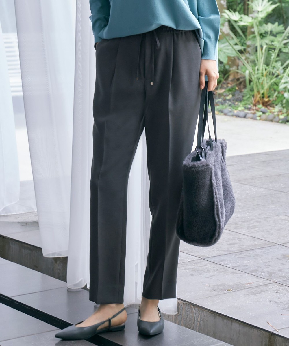 【オンワード】 自由区 L(大きいサイズ)>パンツ 【洗える】ツイステッドダブルクロス テーパード パンツ グレー 44 レディース 【オンワード】 自由区 L(大きいサイズ)>パンツ 【洗える】ツイステッドダブルクロス テーパード パンツ グレー 44 レディース