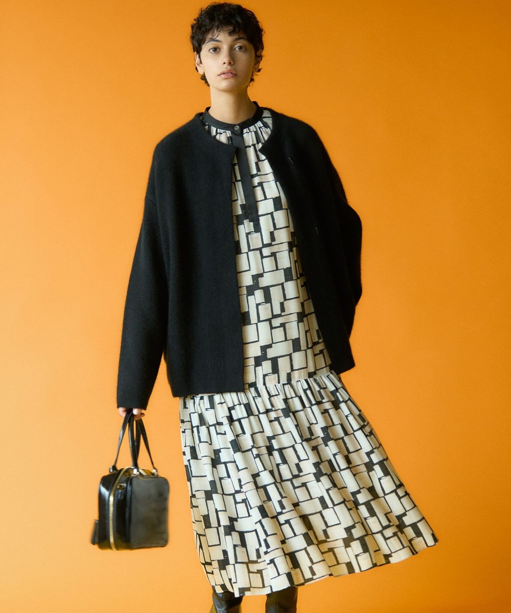 【オンワード】 23区 L(大きいサイズ)>ワンピース 【洗える】ARGENTI コラージュプリント ワンピース ブラック 44 レディース 【オンワード】 23区 L(大きいサイズ)>ワンピース 【洗える】ARGENTI コラージュプリント ワンピース ブラック 44 レディース