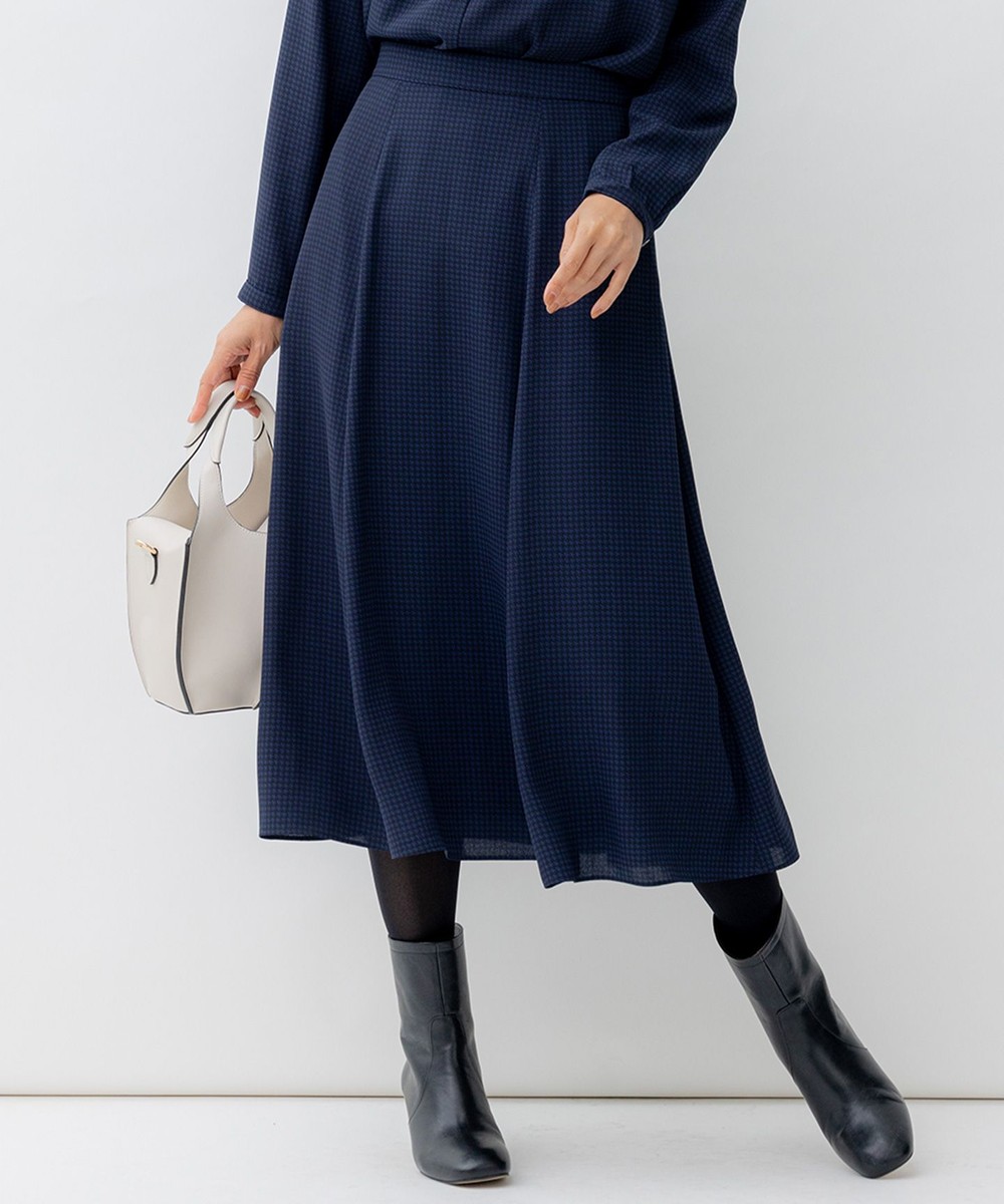 【オンワード】 23区 S(小さいサイズ)>スカート 【洗える】バックサテンアムンゼン千鳥プリント スカート ネイビー 32 レディース 【オンワード】 23区 S(小さいサイズ)>スカート 【洗える】バックサテンアムンゼン千鳥プリント スカート ネイビー 32 レディース