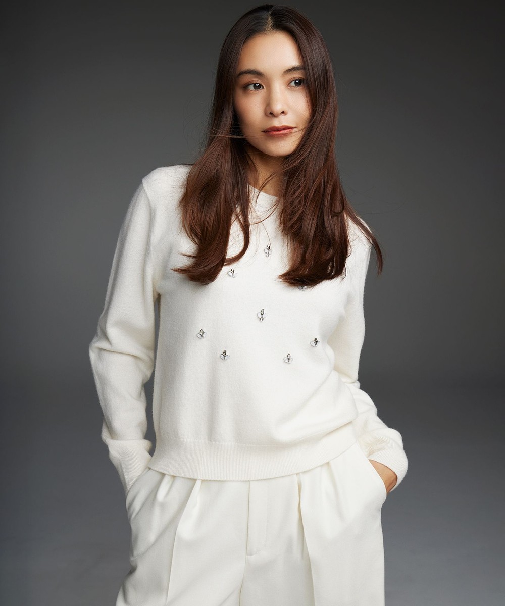 【オンワード】 23区 L(大きいサイズ)>トップス 【滝沢眞規子さん着用】ビジュー クルーネック ニット アイボリー 44 レディース 【オンワード】 23区 L(大きいサイズ)>トップス 【滝沢眞規子さん着用】ビジュー クルーネック ニット アイボリー 44 レディース