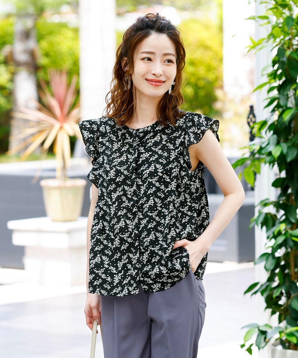 【洗える】程良い甘さのフラワープリントブラウス