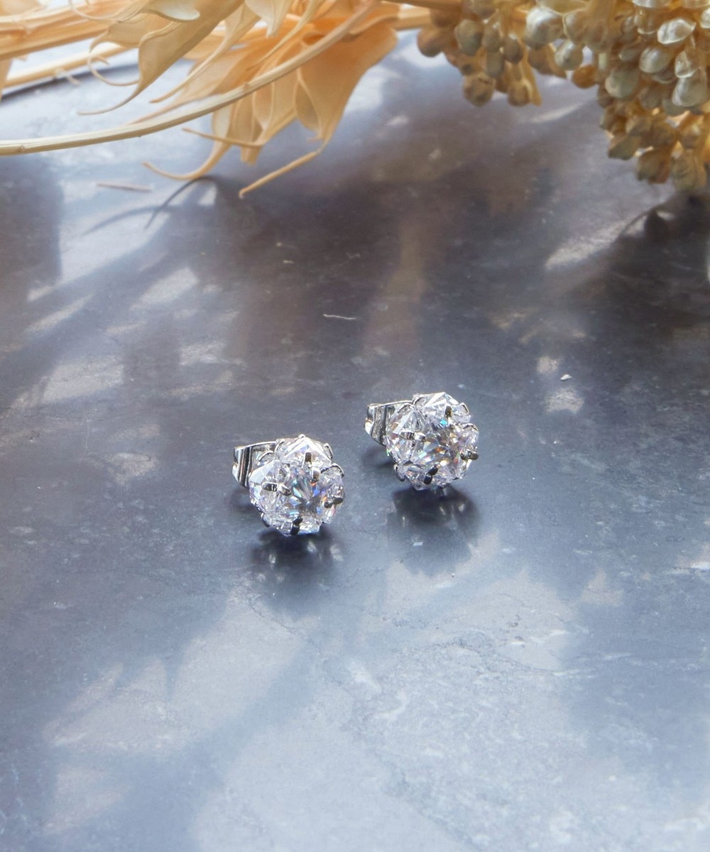 【金属アレルギー対応】シャイニーストーンジルコニアピアス