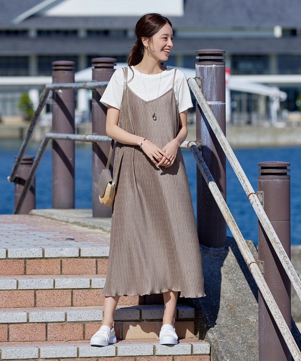【2点セット・洗える】変形プリーツキャミワンピース&Tシャツ