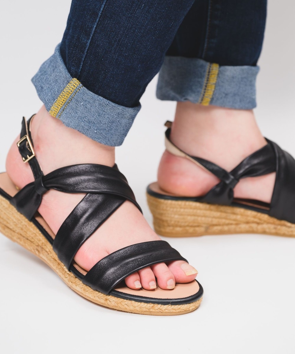 新品【 EQUITARE 】ストラップサンダル シューズ 新品【 EQUITARE 】ストラップサンダル シューズ - メルカリ