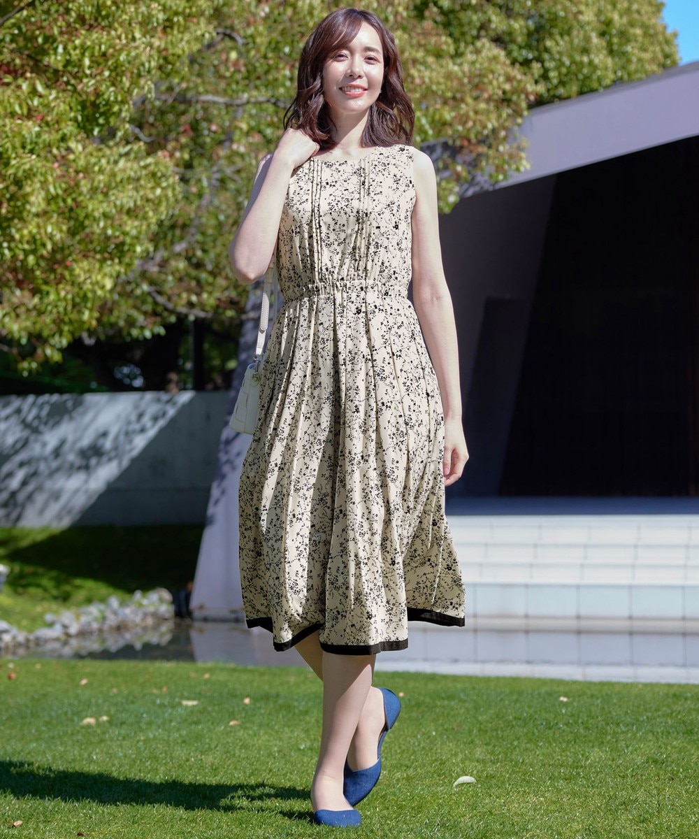 【袖が選べる・洗える】配色モノクロ花柄ワンピース