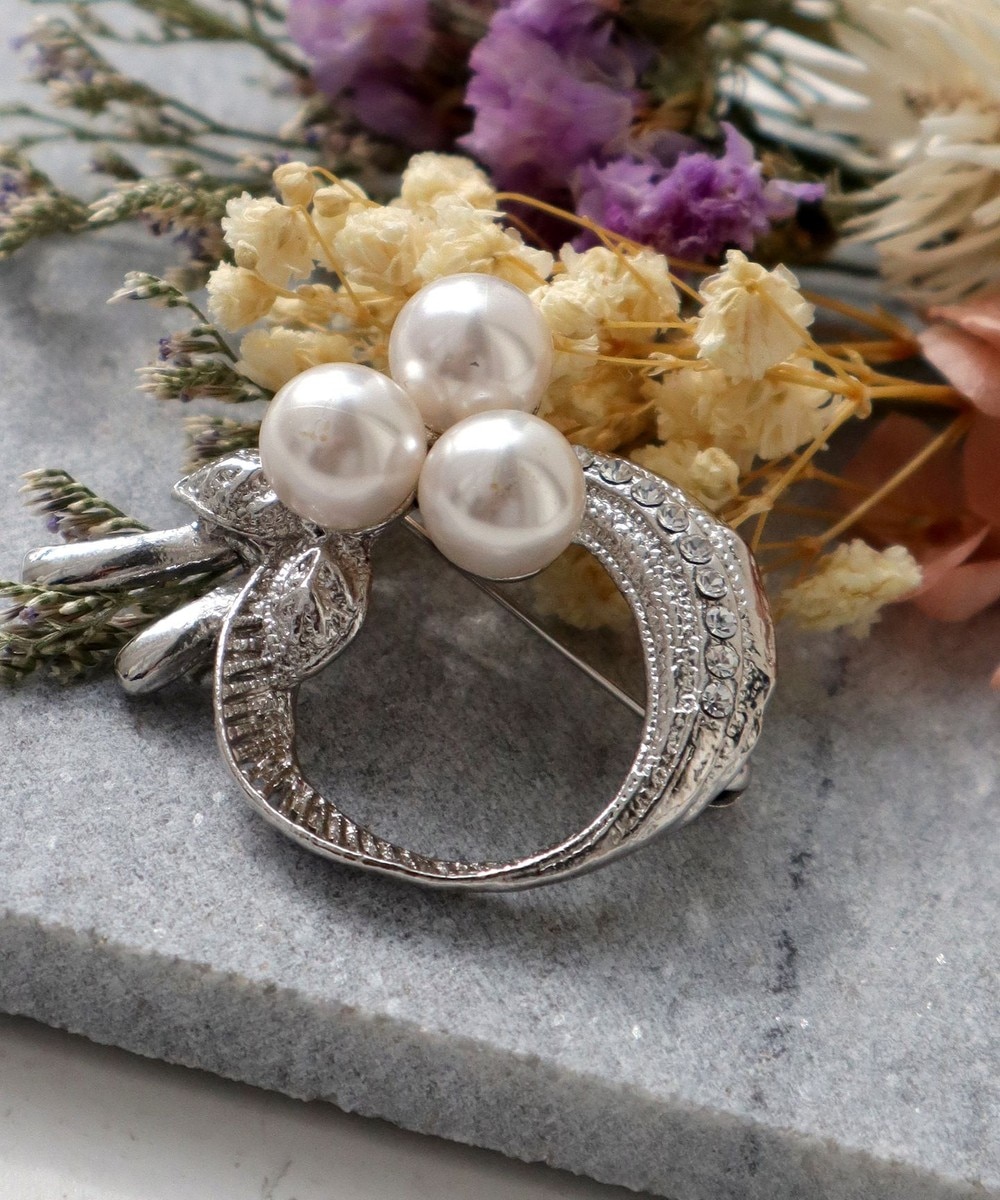 パール+リボンブローチ