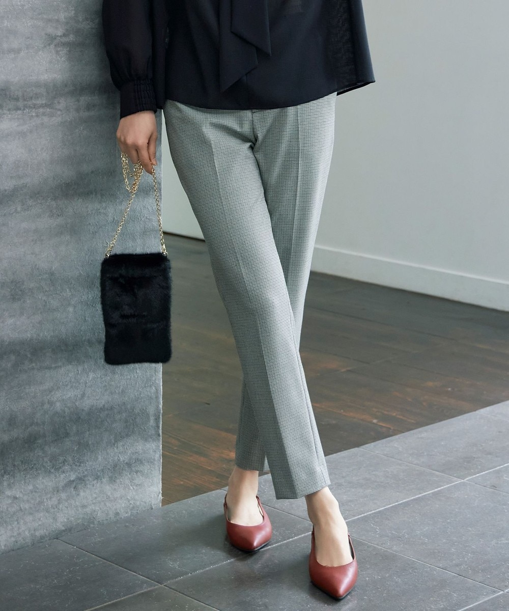 【オンワード】 自由区>パンツ 【撥水加工・洗える】TRギャバチェック柄テーパード パンツ モノトーン 42 レディース 【オンワード】 自由区>パンツ 【撥水加工・洗える】TRギャバチェック柄テーパード パンツ モノトーン 42 レディース