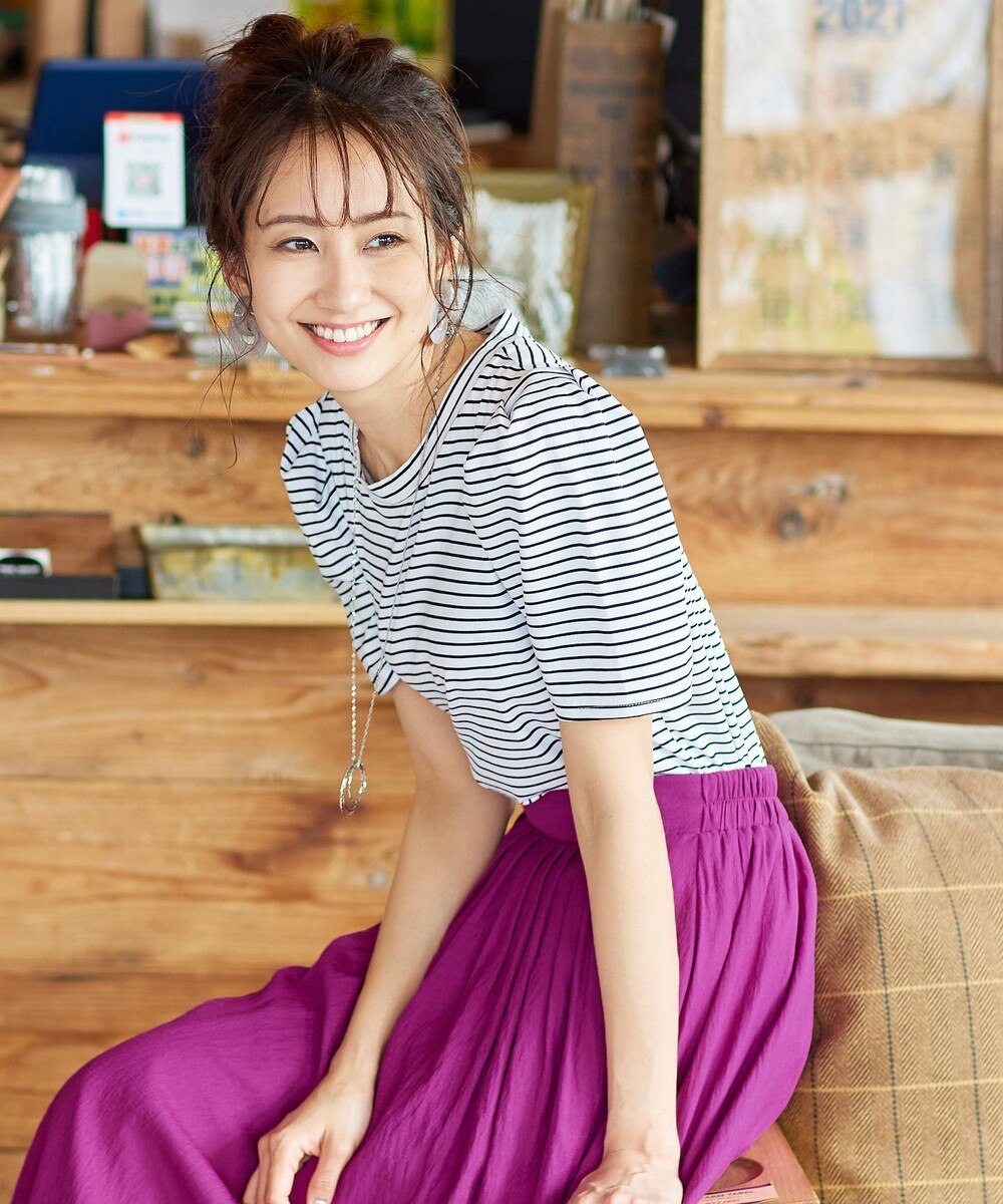 【オンワード】 Tiaclasse>トップス 【洗える】幅広く活躍が期待できるパフ袖カットソートップス ボーダー(オフ×ブラック) M レディース 【送料無料】