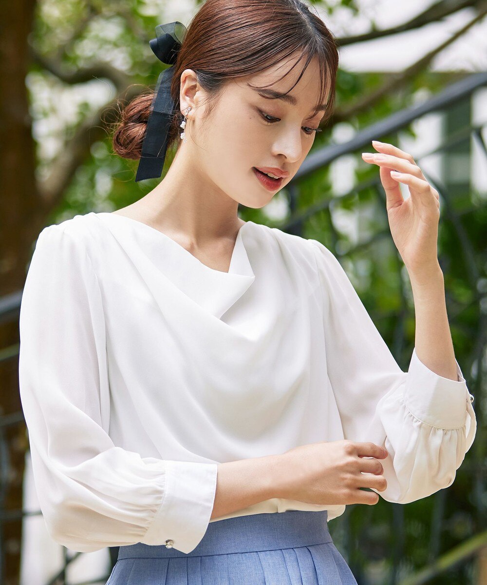 【洗える】胸元ドレープブラウス