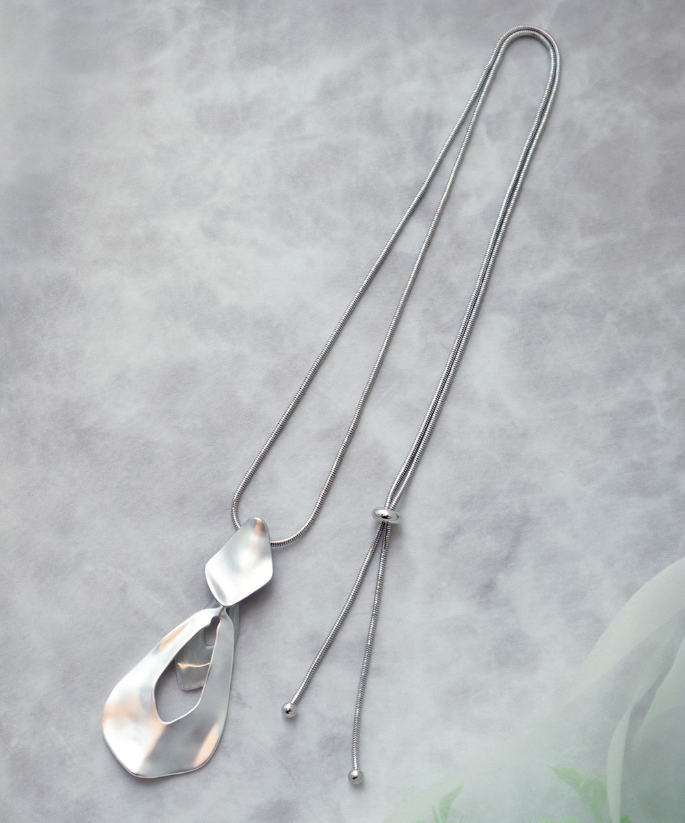 変形メタルフレームネックレス