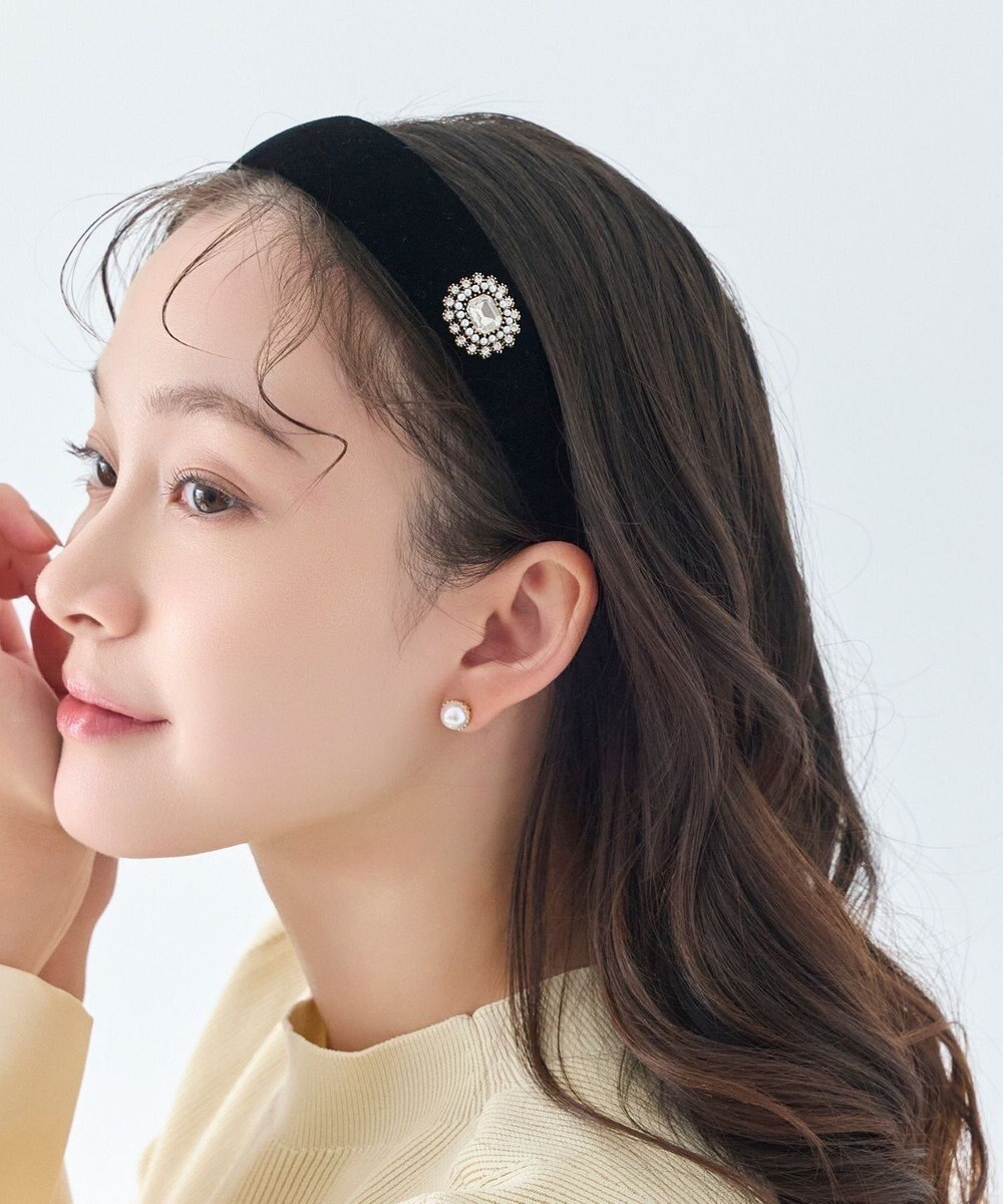 Phoebe トゥウィンクルフレームパールピアス　ゴールド/一粒 