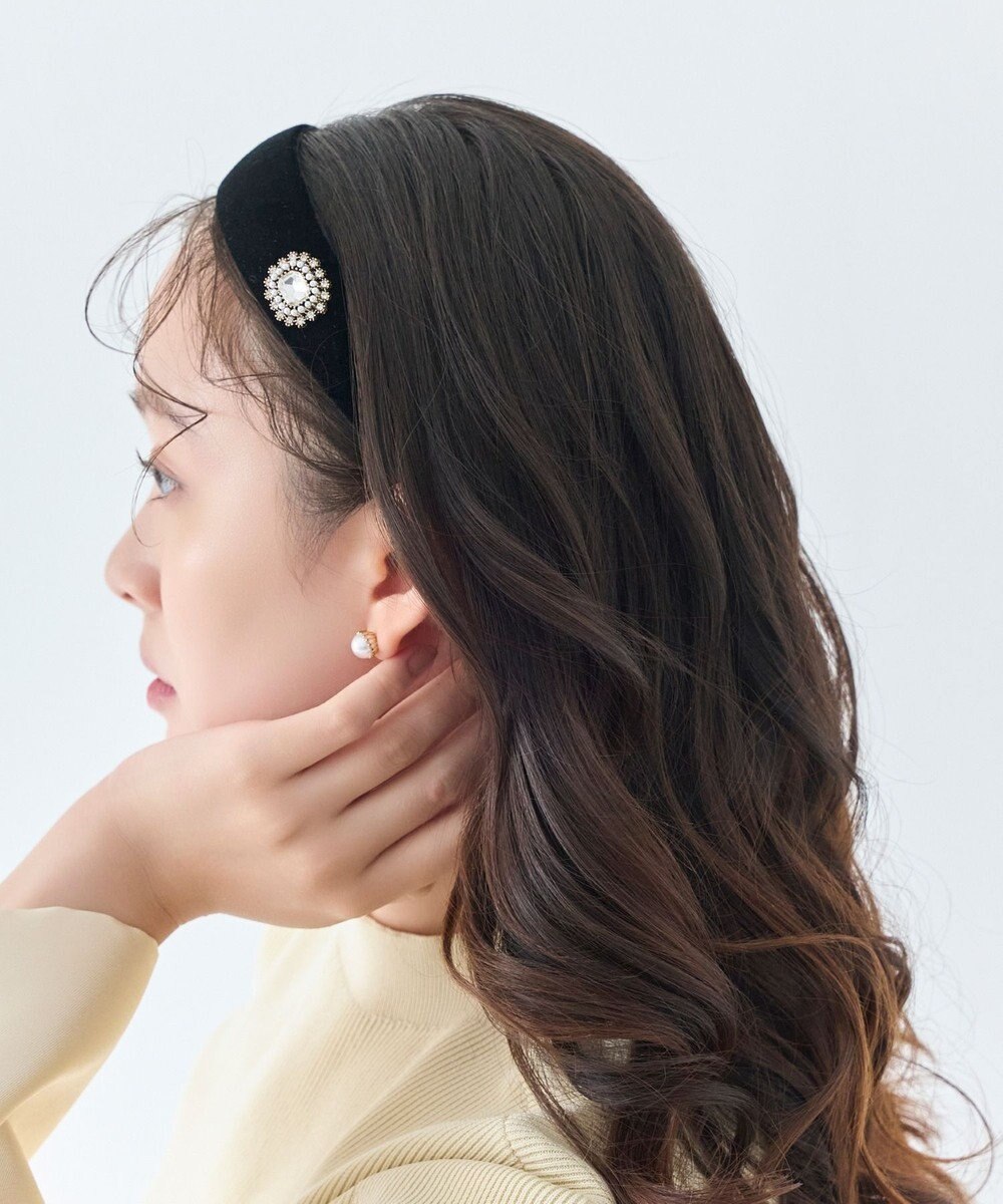 Phoebe トゥウィンクルフレームパールピアス　ゴールド/一粒 