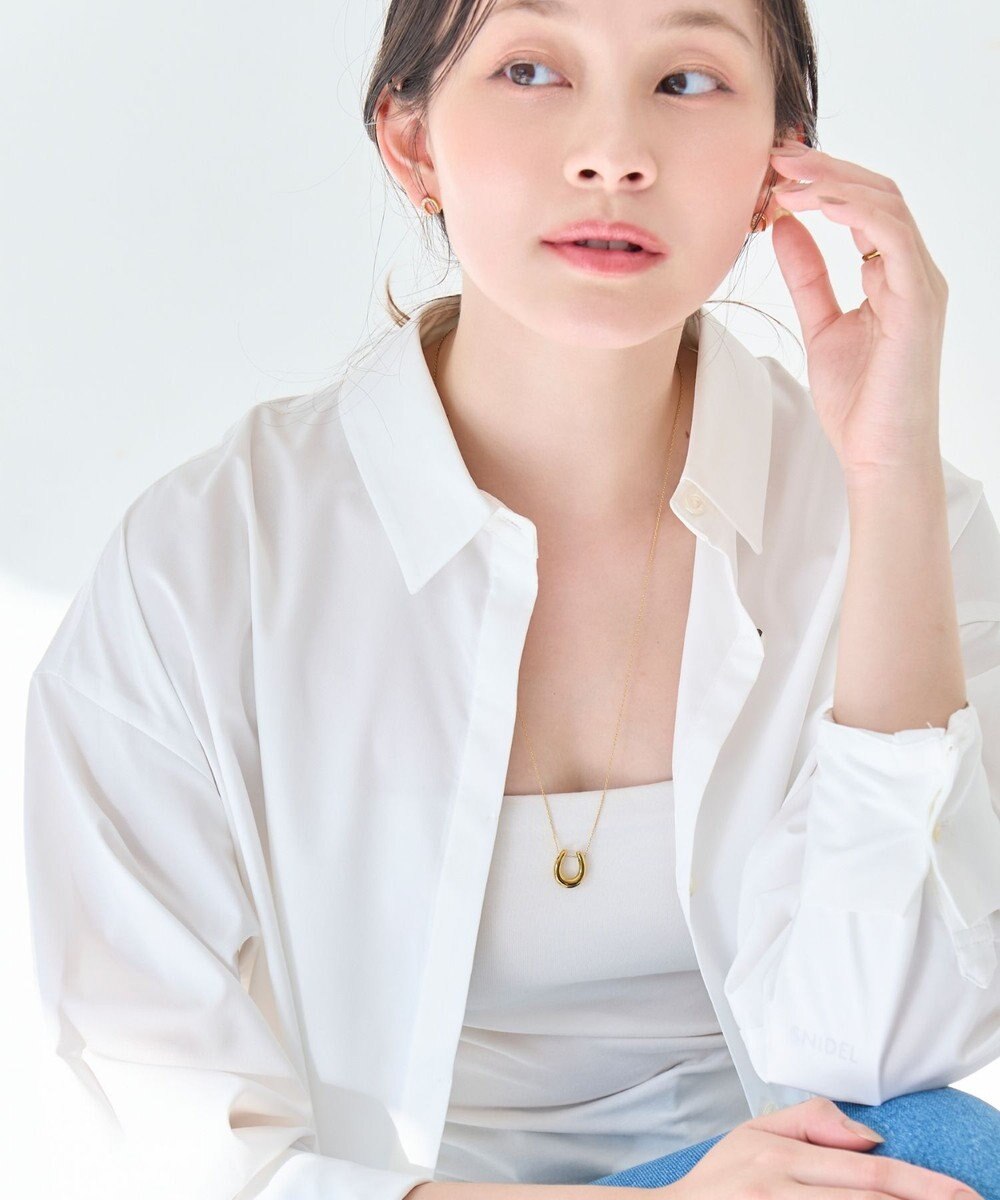 Phoebe 〈金属アレルギー対応〉メタリックホースシューネックレス　ゴールド　ステンレス/馬蹄/蹄鉄/ラッキーモチーフ/ギフト/プレゼント/大ぶり 