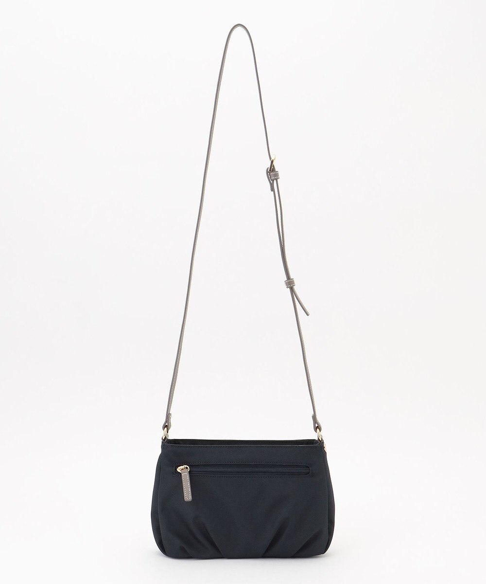 LA BAGAGERIE ポリエステルキャンバス　タックポシェット 