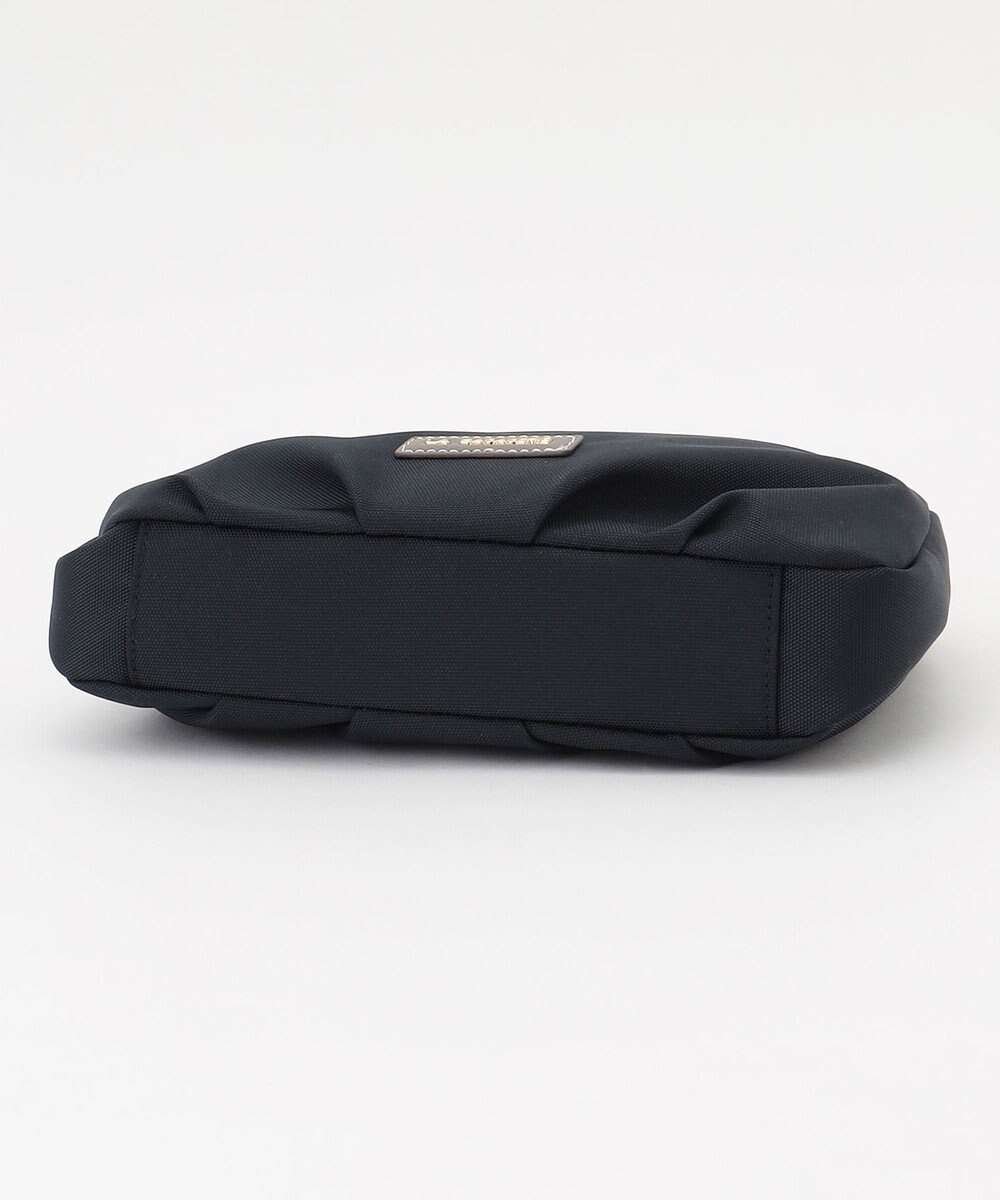 LA BAGAGERIE ポリエステルキャンバス　タックポシェット 