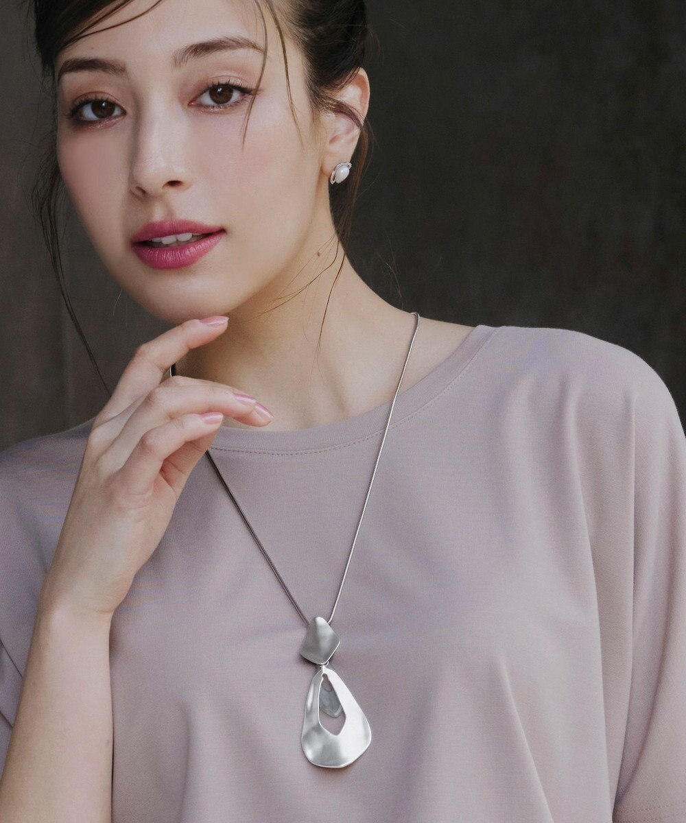 Tiaclasse 変形メタルフレームネックレス 