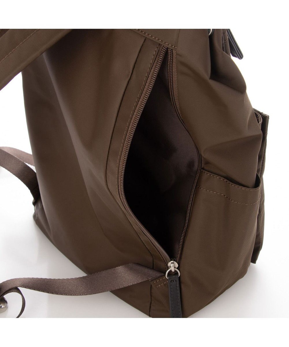 Y'SACCS ダブルホックポケットリュック 